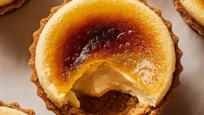 Mini Crème Brûlée Cheesecakes – Elegant Bite-Sized Desserts